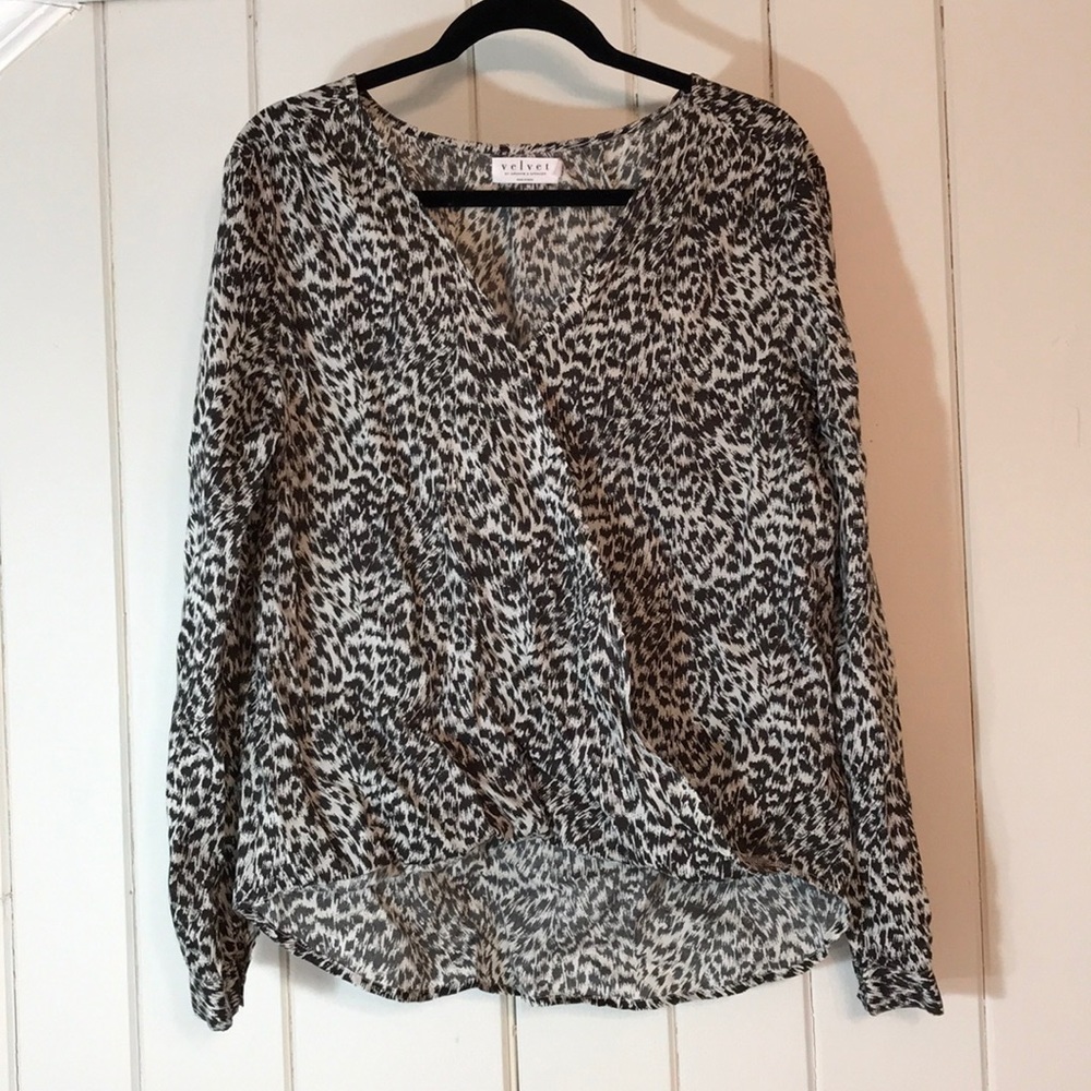 Velvet by G&S, size XL wrap black and white blouse